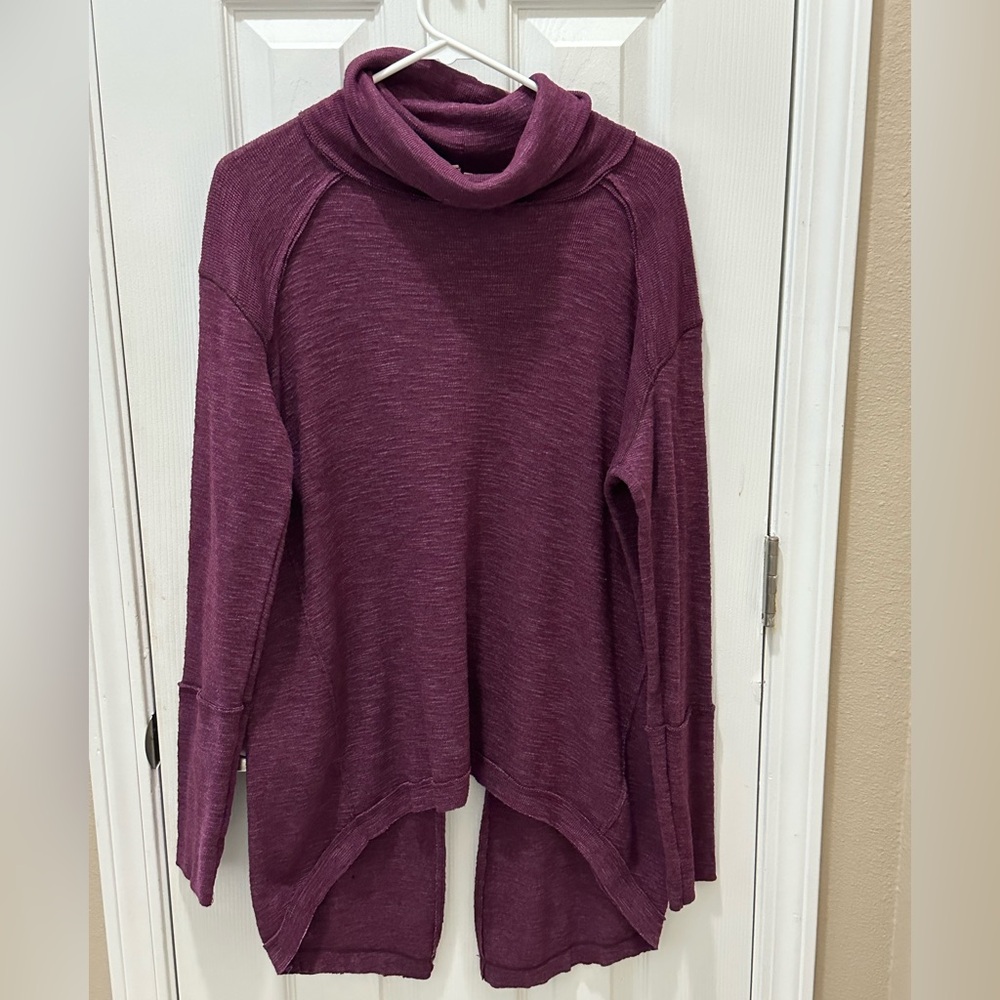 Free People We the Free Split Back Turtleneck Sweater Size Medium purple - Picture 2 of 13